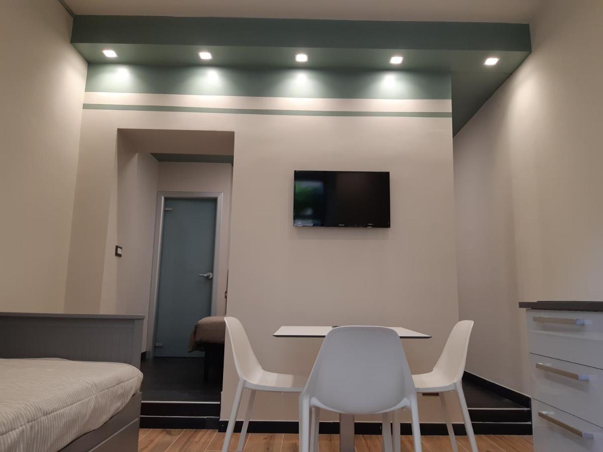 Il Giardino Di Elettra - Freeparking Aparthotel Genoa Luaran gambar