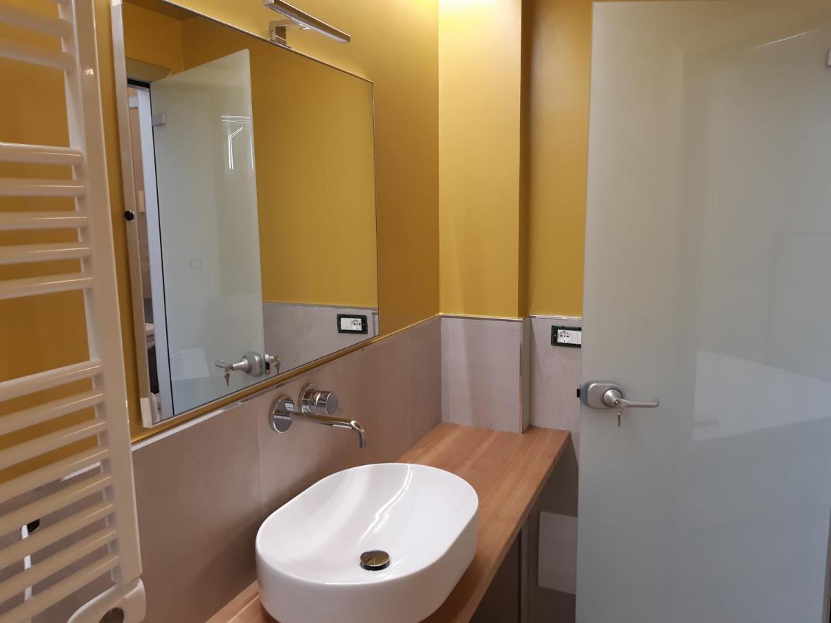 Il Giardino Di Elettra - Freeparking Aparthotel Genoa Luaran gambar