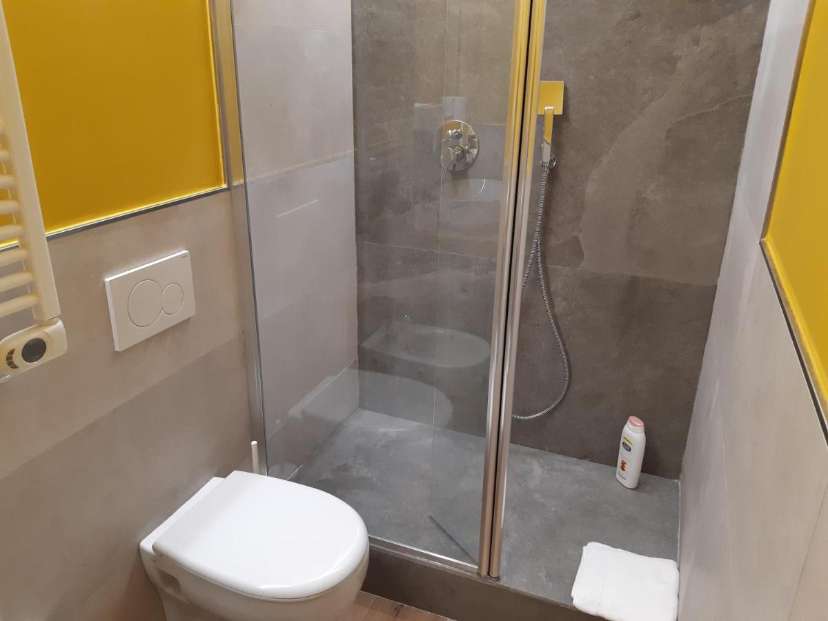 Il Giardino Di Elettra - Freeparking Aparthotel Genoa Luaran gambar