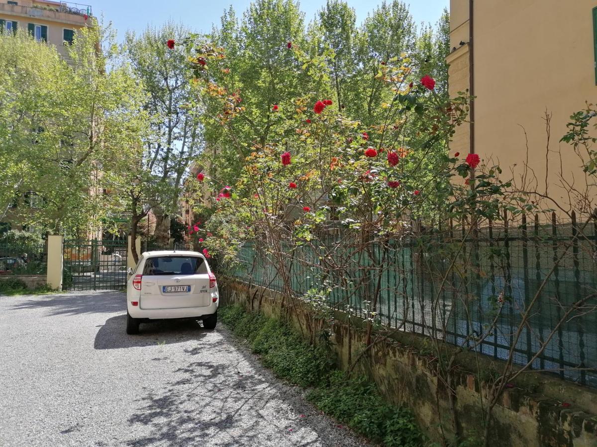 Il Giardino Di Elettra - Freeparking Aparthotel Genoa Luaran gambar