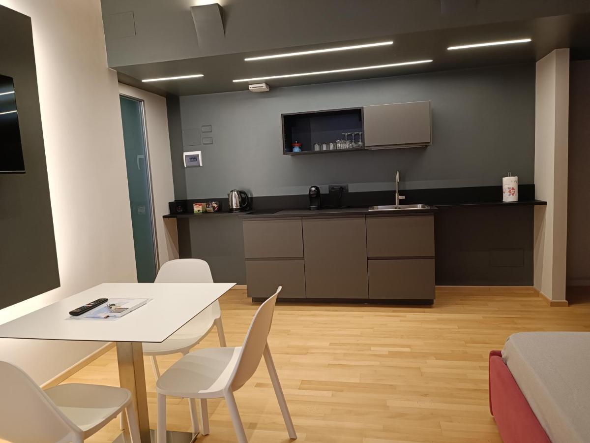 Il Giardino Di Elettra - Freeparking Aparthotel Genoa Luaran gambar