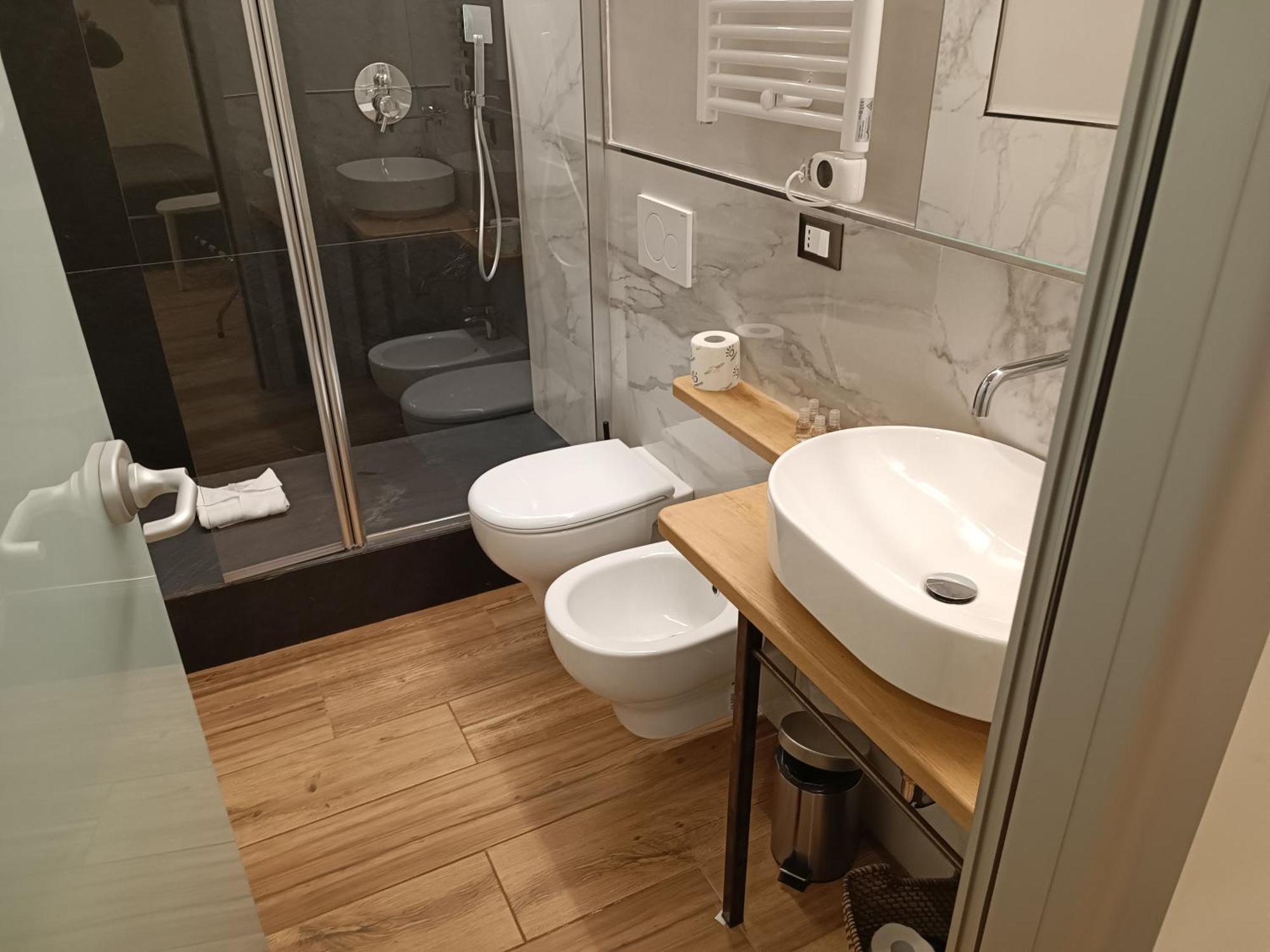 Il Giardino Di Elettra - Freeparking Aparthotel Genoa Luaran gambar